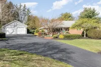 Hershey's Hideaway: A Tranquil Retreat on the Hill Hotel a North Londonderry Township