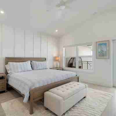 NEW - Oceanfront FL Keys Home w/Pool, Free Dockage, Gameroom, Private Balcony Rooms