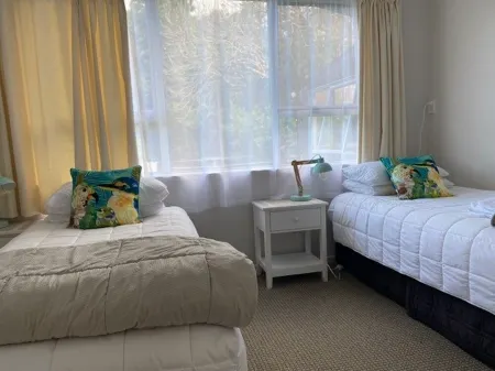 Private Island Eco Retreat complete with resident Kiwi Отели в г. Керикери