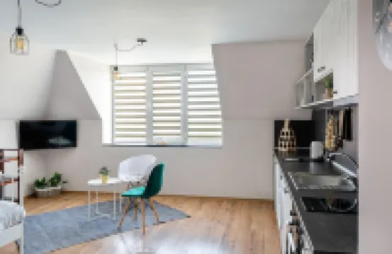 Light and bright starlit loft, 5 minutes from the center!