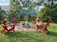 Private Log Cabin in woods, Fenced, Mountain Views