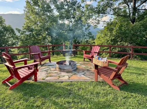 Private Log Cabin in woods, Fenced, Mountain Views