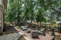 Charming home w/Backyard Oasis Near Denton Square