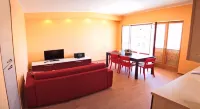 Seafront apartment. 3 double beds and 3 bathrooms