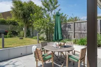 Bembridge Village 1 Minute Walk 4 Bedrooms 2 Bathrooms Plus Good Garden