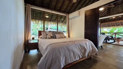 Tropical Beachfront Home in Cambutal Hotels in 