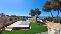 Architect-designed house with sea view 5 min. from beach and cove