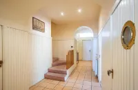 Gorgeous villa with direct descent to the sea