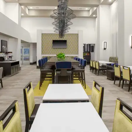 Hampton Inn & Suites Irvine/Orange County Airport