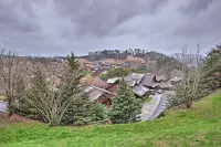 Pigeon Forge Vacation Rental 1 Mi to Dollywood - Tiny houses