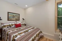 Cozy Cabin with Fire Pit and Electric Fireplace - Delightful Mountain Retreat