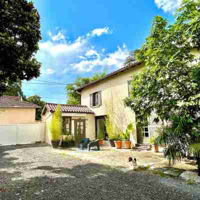 Maison de Ville Idéale Pour Découvrir Vienne et Lyon Hotel Exterior