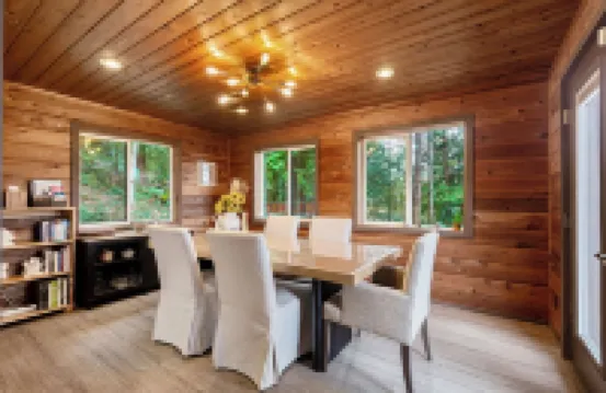 Charming 3-bedroom cabin in Woodinville with AC, WiFi