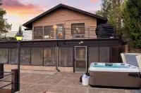 Mid-century Gem w/ Views, Hot Tub & Sunroom Lounge Red Rock Haven by Avantstay