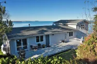 Marine View Bluff by AvantStay - parking