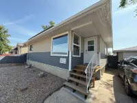 Sunny Southern Alberta Oasis Hotels in Coaldale