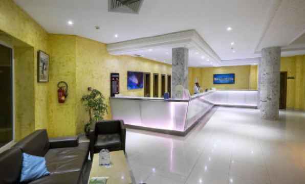 Houda Yasmine Marina & Spa