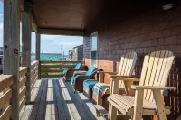 Ocean Views • Hot Tub • Pet-Friendly • Steps to the Sand