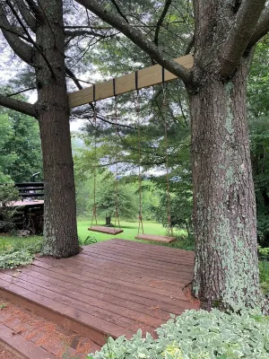 Crows Nest Mtn. Chalet - Hot Tub, Mtn Views, Dog Friendly