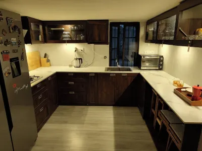 3 Cozy Apartment Units in Central Calcutta equipped with all modern amenities Hotels in 