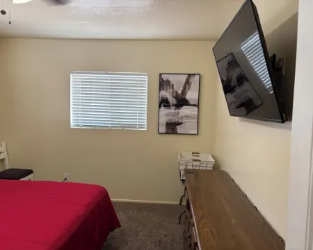 Cozy 2 Bedroom Apartment Getaway with AC Hotels in Safford