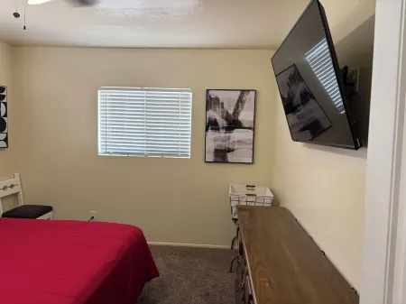 Coxy 2 Bedroom Apartment getaway with AC