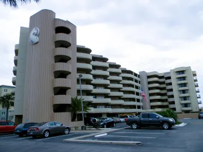Nautilus 1102 Hotels near Women Veteran Memorial