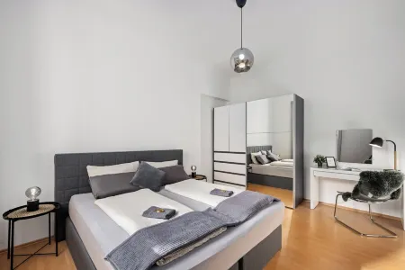 Stunning apartment with WiFi and free parking in the city center
