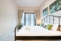 Modern Apt In Dubai South Hotels in Dubai World Central