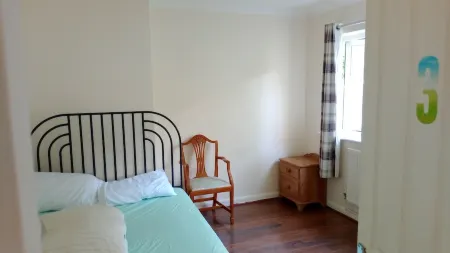 Double room in a  Bungalow next to the new Sawtry Services