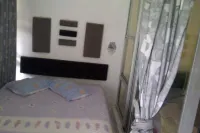 WAKE UP TO THE SOUND OF THE WAVES!1BEDROOM,SLEEPS4.ON THE BEACH Hotels in Umdloti