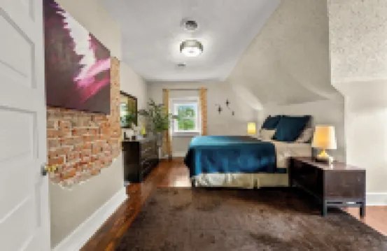 Cozy Midcentury 2Bd - Walk to Restaurants, Westport, & Museums - Free Parking