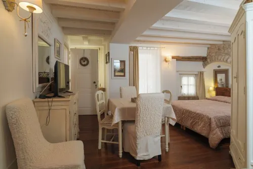 Cà BIANCA Residence - REFOSCO Apartment - Historical Center POLCENIGO