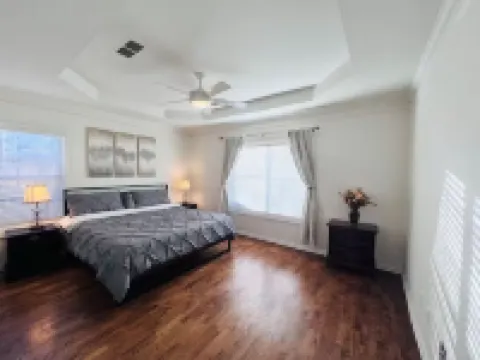 4 BR home quiet and peaceful Hotels in Chamblee