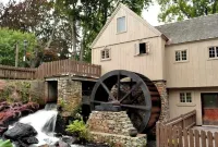 Just Renovated-Downtown Plymouth-America's Hometown-Spacious-Parking-Yard & MORE