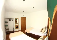 ARCO LEÓN APARTMENT, OUR ROCKER APARTMENT!