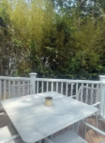 Hamptons Getaway 3 Bed 2 Bath with Hot Tub