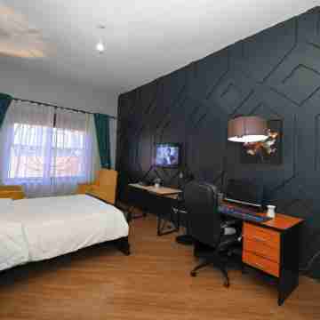 Cascade Cove 3-bedroom villa in Kampala - Jacuzzi and Gazebo with Fountain Rooms