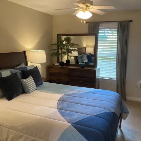 Charming 2-bdrm house with AC, WiFi in Cherokee Village with amazing river views
