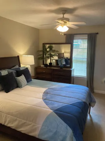 Charming 2-bdrm house with AC, WiFi in Cherokee Village with amazing river views