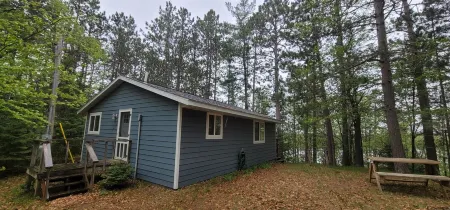 Northwoods Lakefront Paradise, 2-bedroom Cabin on the Beautiful Minong Flowage!