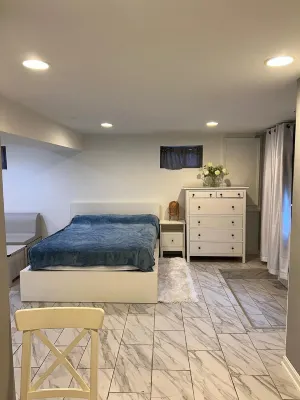 Chic studio with WiFi and AC in beautiful Rockville MD.