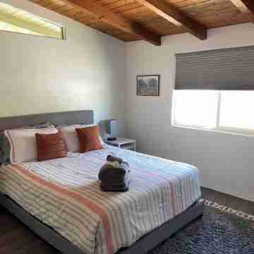 Modern Desert Escape w/ Mountain Views 2BD#222624 Rooms