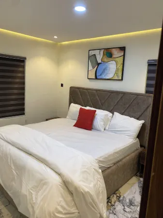 Luxury & Modern Self Check-In Apts near Airport M03a