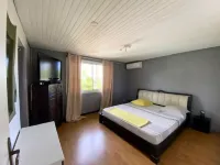 Villa Manapany Team. For a convivial gathering of up to 20 people!