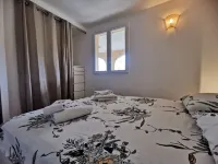 Appartement une Pièce Dans Résidence Sécurisée Avec Piscine Avec Garage Fermé