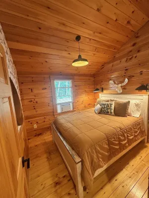 Cozy Up Cabin - Close to Downtown Rangeley