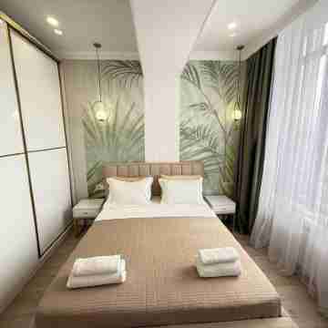 Central Serenity Loft1 with 2-bedroom 14th Floor View, near TSUM and GUM Rooms