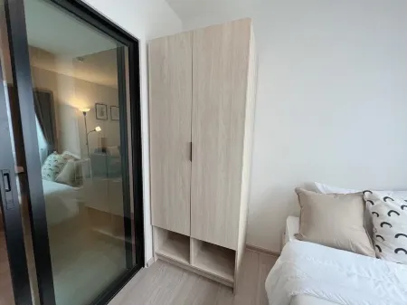 Perfect blend of style, comfort and convenience. Отели рядом с достопримечательностью «Wat Niwet Thammaprawat»