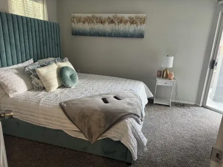 Spacious Beautiful condo Отели рядом с достопримечательностью «IHG - InterContinental Hotels Group»